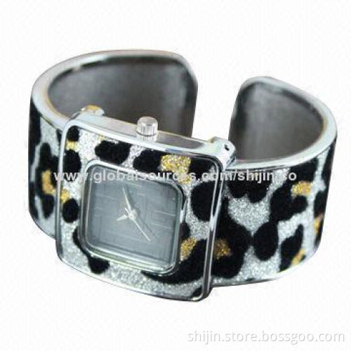 Fashion bracelet watch with velvet, OEM, China manufacturer